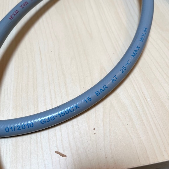 Set of Washer Hoses, Hot & Cold. 5 feet long. 2 Hoses. EUC. - Picture 8 of 9